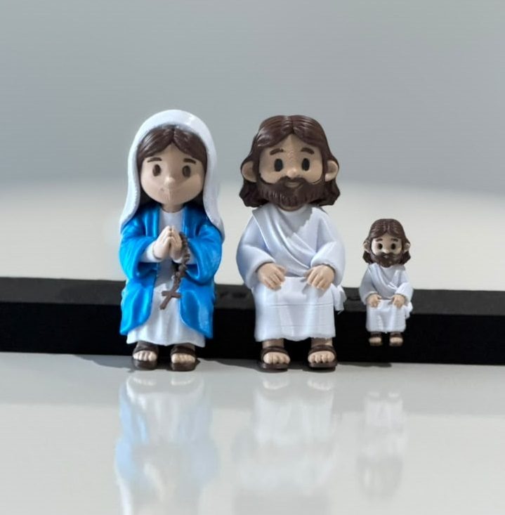 MINI JESUS SENTADO 3,5CM PARA COMPUTADOR